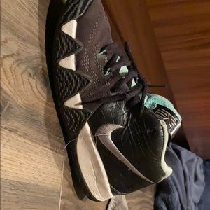 Nike kyrie’s